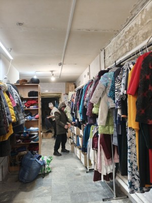 В Богоявленском  мужском монастыре  состоялась  благотворительная раздача одежды и обуви.