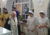 Председатель Синодального отдела по благотворительности совершил всенощное бдение в паллиативном отделении больницы святителя Алексия в Москве