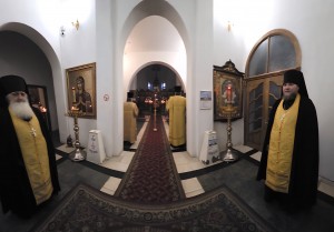 В Богоявленском епархиальном мужском монастыре города Челябинска совершили всенощное бдение с литией