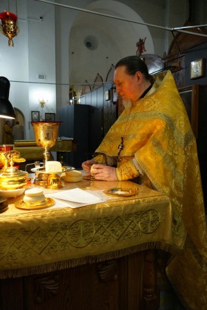 28 декабря 2025 года Игумен Нестор (Болков ) возглавил Воскресную Божественную Литургию в Богоявленском епархиальном мужском монастыре.