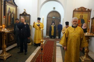 В Богоявленском епархиальном мужском монастыре города Челябинска совершили всенощное бдение с литией.