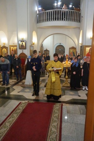 Игумен Нестор (Болков ) совершил Божественную Литургию в Богоявленском епархиальном мужском монастыре города Челябинска.