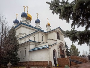 9 ноября 2025 года ,в Неделю 22-ю по Пятидесятнице и памяти Мч. Нестора Солунского,Прп. Нестора Летописца, Печерского, в Ближних пещерах, митрополит Челябинский и Миасский Алексий совершил Божественную Литургию в Богоявленском епархиальном мужском монасты