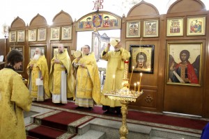 В Богоявленском епархиальном мужском монастыре города  Челябинска совершили  Божественную Литургию.