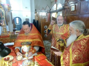 В Субботу Светлой седмицы Игумен Нестор (Болков ) совершил Божественную Литургию и Пасхальный Крестный ход.