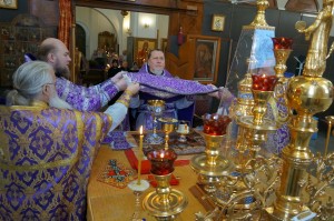 В праздник Воздвижения Креста Господня Игумен Нестор (Болков) совершил Божественную Литургию ., 