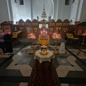 В Богоявленском епархиальном мужском монастыре города Челябинска совершили всенощное бдение с литией., 