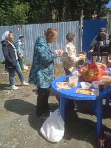 Настоятель Храма Великомученика и Целителя Пантелеимона Игумен Нестор (Болков ) благодарит верующих прихожан Храма и индивидуальных предпринимателей за помощь в кормлении нуждающихся бесплатным горячим обедом., 