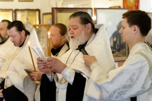 Настоятель Богоявленского епархиального мужского монастыря Игумен Нестор (Болков)с клириками Монастырского благочиния принял участие в Богослужении в храме Архистратига Михаила в Челябинске., 