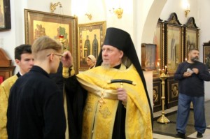 В канун Недели 6-й по Пятидесятнице в Богоявленском мужском монастыре города Челябинска совершили всенощное бдение с литией., 