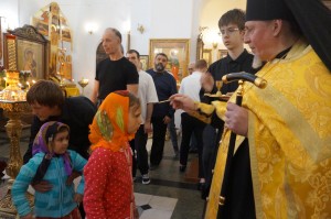 В Богоявленском епархиальном мужском монастыре города Челябинска совершили всенощное бдение с литией., 