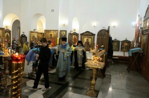 В канун праздника Рождества Пресвятой Богородицы Игумен Нестор (Болков) совершил всенощное бдение с литией в Богоявленской обители., 