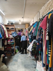 29 ноября 2025 года в Богоявленском мужском монастыре состоялась благотворительная раздача одежды и обуви., 