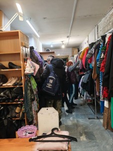 В Богоявленском  мужском монастыре  состоялась  благотворительная раздача одежды и обуви., 