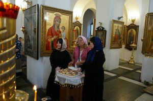 В Богоявленском епархиальном мужском монастыре города Челябинска совершили всенощное бдение с литией., 