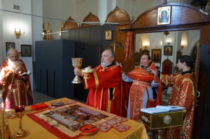В Богоявленском епархиальном мужском монастыре города Челябинска совершили Божественную Литургию., 