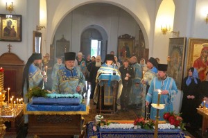 В канун праздника Успения Пресвятой Богородицы Игумен Нестор (Болков ) совершил всенощное бдение с литией в Богоявленском епархиальном мужском монастыре., 