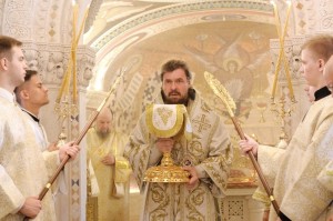 Настоятель Богоявленского епархиального мужского монастыря Игумен Нестор (Болков)принял участие в Божественной Литургии в кафедральном соборе Рождества Христова., 