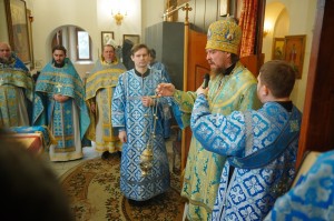 7 февраля 2026 года , митрополит Челябинский и Миасский Алексий совершил  Божественную литургию в Богоявленском мужском монастыре  Челябинска., 