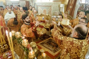 12 октября 2025 года Игумен Нестор(Болков) принял участие в Божественной Литургии в кафедральном соборе Рождества Христова., 