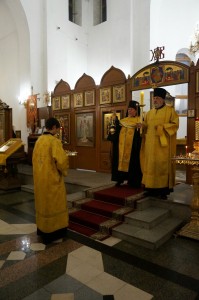 В канун Недели 19-й по Пятидесятнице и памяти Апостола Фомы, Игумен Нестор (Болков) совершил всенощное бдение в Богоявленской обители., 