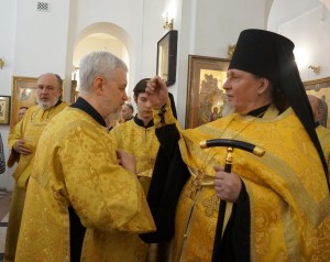 В Богоявленском епархиальном мужском монастыре города Челябинска совершили всенощное бдение с литией., 