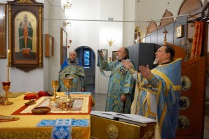 Игумен Нестор (Болков ) совершил Божественную Литургию в Богоявленском епархиальном мужском монастыре города Челябинска., 