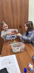 14 декабря 2025 года в Воскресной школе Богоявленского  мужского монастыря провели  уроки "Творчества" для младшей  группы на темы: «От Вавилонской башни до Авраама»»., 