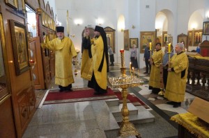 В канун Недели 19-й по Пятидесятнице и памяти Апостола Фомы, Игумен Нестор (Болков) совершил всенощное бдение в Богоявленской обители., 