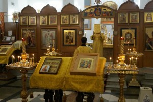 В канун Недели 20-й по Пятидесятнице и Памяти святых отцов VII Вселенского Собора,Иверской иконы Божией Матери, Игумен Нестор (Болков) совершил всенощное бдение в Богоявленской обители., 