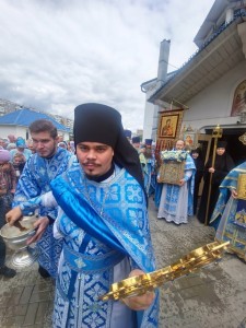 10 августа 2024 года настоятель Богоявленского мужского монастыря города Челябинска игумен Нестор (Болков ) принял участие в Божественной Литургии в храме иконы Богородицы «Всех скорбящих Радость» Челябинского Одигитриевского женского монастыря., 