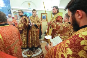 В храме Великомученика и Целителя Пантелеимона Митрополит Алексий совершил Всенощное бдение с литией., 