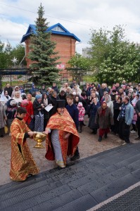 В Недели 6-ю по Пасхе Игумен Нестор (Болков ) совершил Божественную Литургию в Богоявленском епархиальном мужском монастыре., 
