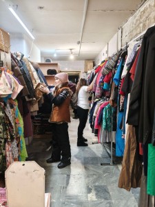 В Богоявленском  мужском монастыре  состоялась  благотворительная раздача одежды и обуви., 