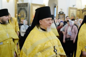 9 ноября 2025 года ,в Неделю 22-ю по Пятидесятнице и памяти Мч. Нестора Солунского,Прп. Нестора Летописца, Печерского, в Ближних пещерах, митрополит Челябинский и Миасский Алексий совершил Божественную Литургию в Богоявленском епархиальном мужском монасты, 