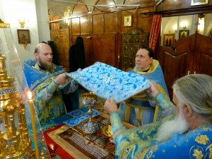 В Недели 13-ю по Пятидесятнице Игумен Нестор(Болков) совершил Божественную Литургию в Богоявленском мужском монастыре., 