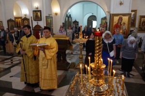 В Неделю 1-ю по Пятидесятнице,  Игумен Нестор (Болков ) возглавил Литургию в Богоявленском мужском монастыре Челябинска.