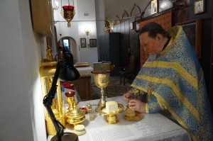 В Богоявленском епархиальном мужском монастыре города Челябинска совершили Божественную Литургию.