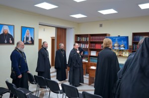 29 декабря 2025 года в Богоявленском епархиальном мужском монастыре прошло совещание с помощниками благочинных и помощниками настоятелей по социальному служению, по религиозному образованию и катехизации, по молодёжной работе, по миссионерскому служению М