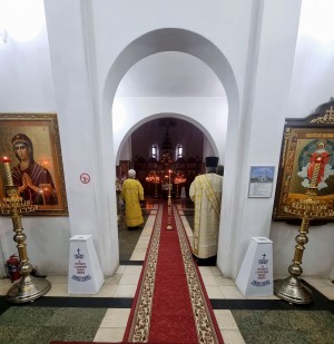 В канун 12-ой Недели по Пятидесятнице Игумен Нестор (Болков) возглавил всенощное бдение с литией в Богоявленском мужском монастыре Челябинска.