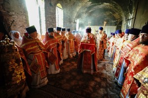 Настоятель Богоявленского мужского монастыря Челябинска Игумен Нестор (Болков ) принял участие в Божественной Литургии в Успенском храме города Касли., 