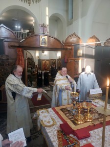 В Богоявленском епархиальном мужском монастыре Игумен Нестор (Болков ) возглавил Божественную Литургию в соединение с Великой вечерней(с чтением 8-ми паремий), Навечерие Рождества Христова (Рождественский сочельник)., 