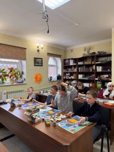 1 февраля 2026 года в Воскресной школе Богоявленского мужского монастыря провели уроки для средней группы: «ИЗО»., 