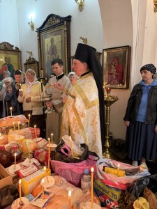 В Троицкую родительскую субботу Игумен Нестор (Болков) возглавил Божественную Литургию  в Богоявленском  мужском монастыре  Челябинска., 