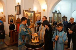В канун Благовещения Пресвятой Богородицы , Игумен Нестор (Болков) возглавил всенощное бдение в Богоявленском мужском монастыре., 