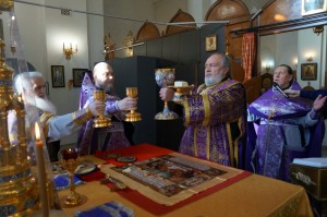 В праздник Воздвижения Креста Господня Игумен Нестор (Болков) возглавил Божественную Литургию в Богоявленском мужском монастыре ., 
