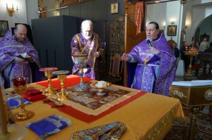 В праздник Воздвижения Креста Господня Игумен Нестор (Болков) возглавил Божественную Литургию в Богоявленском мужском монастыре ., 