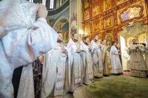 Настоятель Богоявленского мужского монастыря Челябинска игумен Нестор (Болков) с клириками Богоявленского монастыря принял участие  в Литургии в Свято-Троицком храме Челябинска., 