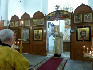 В канун 12-ой Недели по Пятидесятнице Игумен Нестор (Болков) возглавил всенощное бдение с литией в Богоявленском мужском монастыре Челябинска., 