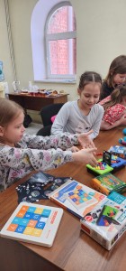 22 февраля 2026 года в Воскресной школе Богоявленского мужского монастыря провели уроки "Творчества" для младшей группы на темы: "Цари Израиля"., 